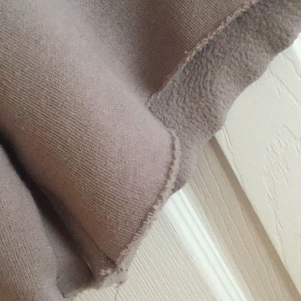Sweat shorts with number patch - Picture 3 of 5